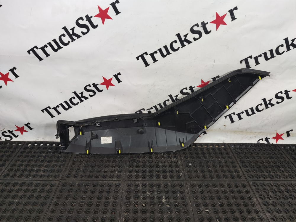 Крышка торпедо верхняя левая 2023г.