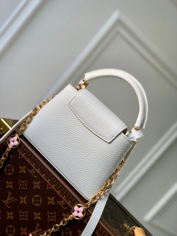 Louis Vuitton Capucines Mini