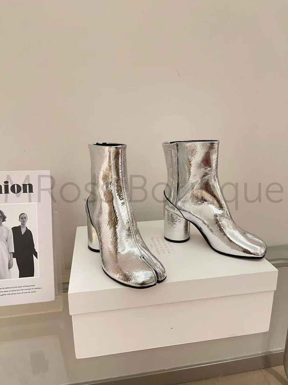 Серебристые кожаные ботильоны Tabi Maison Margiela