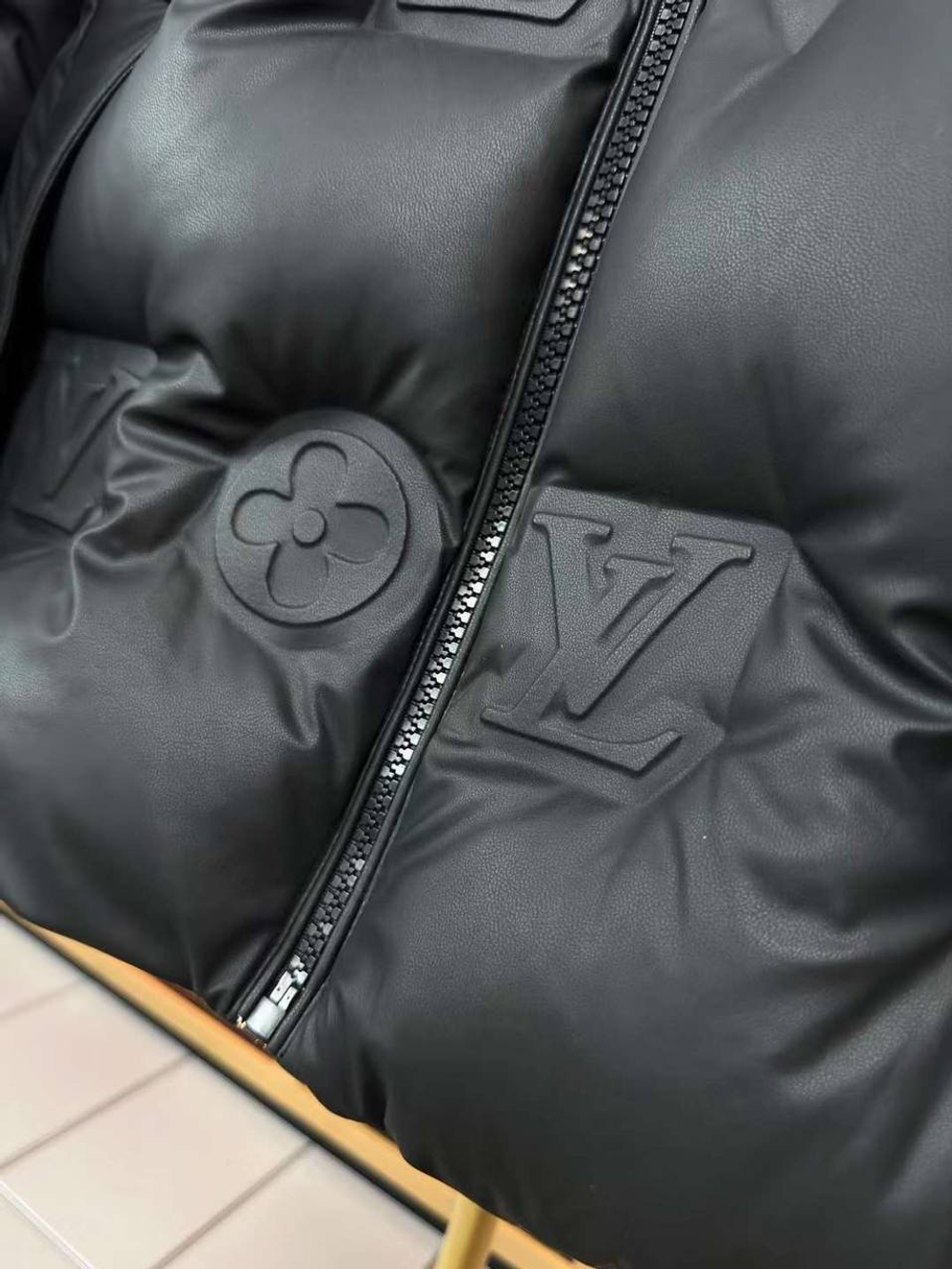 Пуховик Louis Vuitton