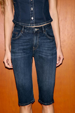 ZARA ДЖИНСЫ TRF CAPRI СО СРЕДНЕЙ ПОСАДКОЙ, МОРСКОЙ СИНИЙ