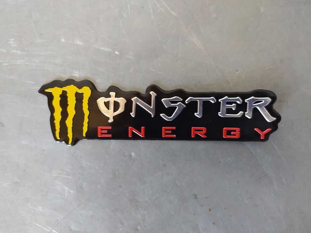 наклейка металлическая Monster Energy