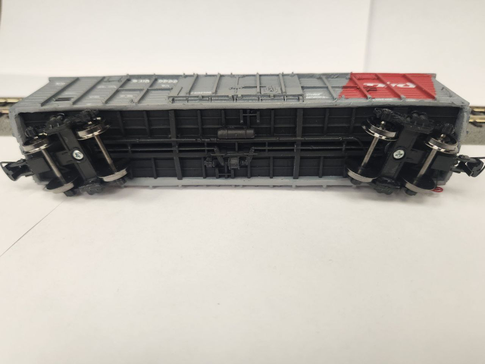 Крытый вагон 11-217 КВР Красно-серый