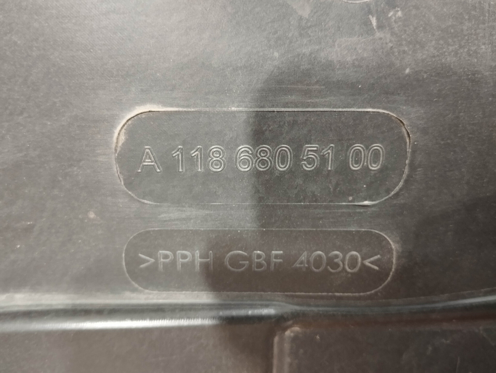 Пыльник заднего бампера Mercedes CLA (C118) 19-нв Б/У Оригинал A1186805100