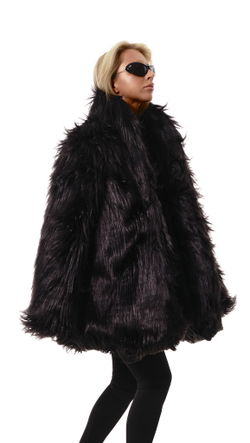 PRE-ORDER FUR ÉSME