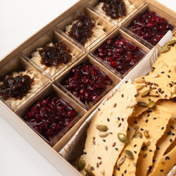 Сет паштетов с чипсами из злаков