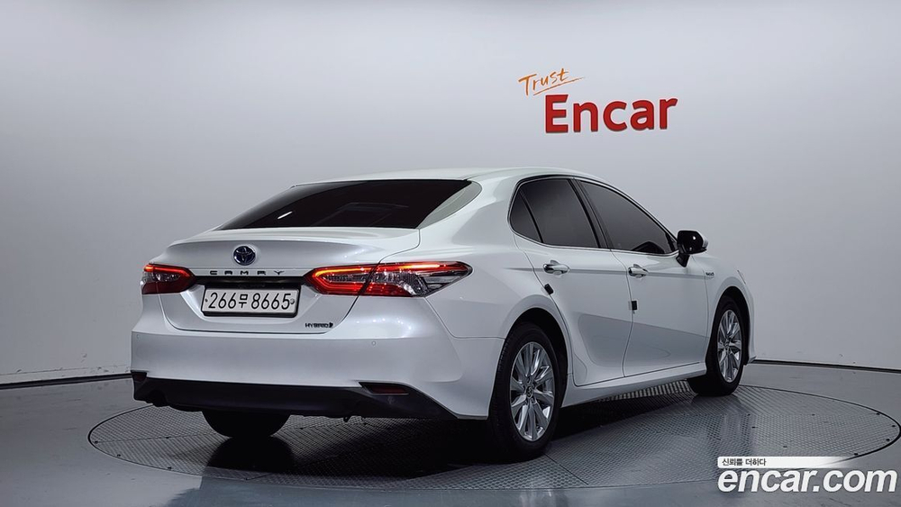 Toyota Camry (XV70) 2.5 LE Hybrid (10.2020)