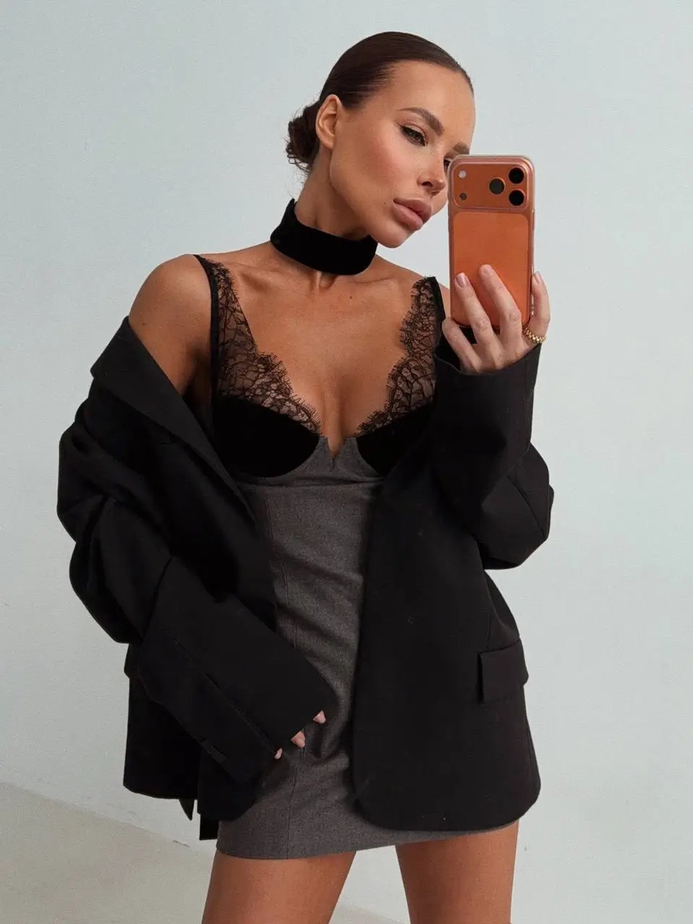 Платье в длине мини с бархатным бюстье, Серое