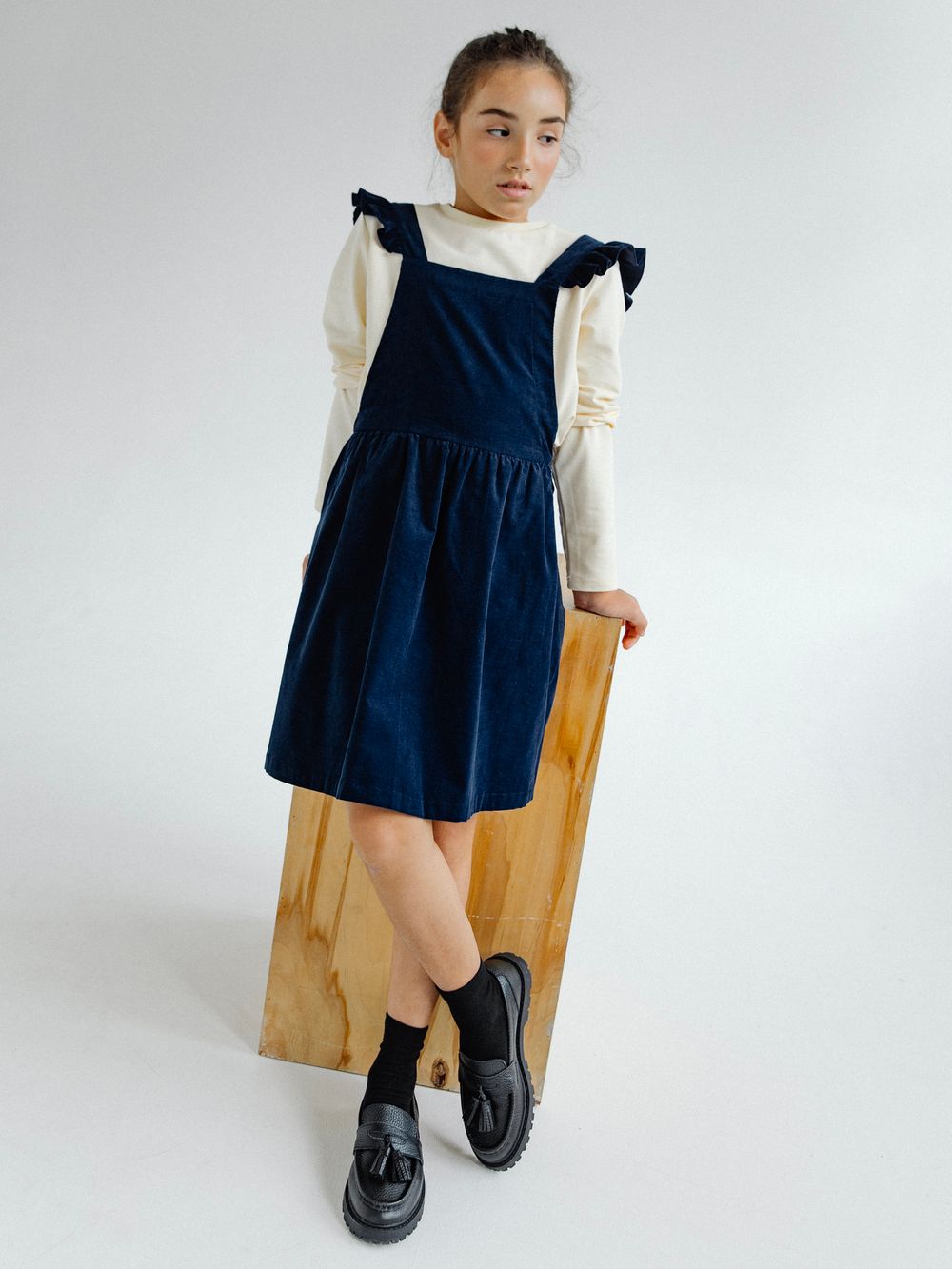 Сарафан из микровельвета с крылышками темно-синего цвета