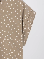 Бежевая футболка для девочки в горошек в школу