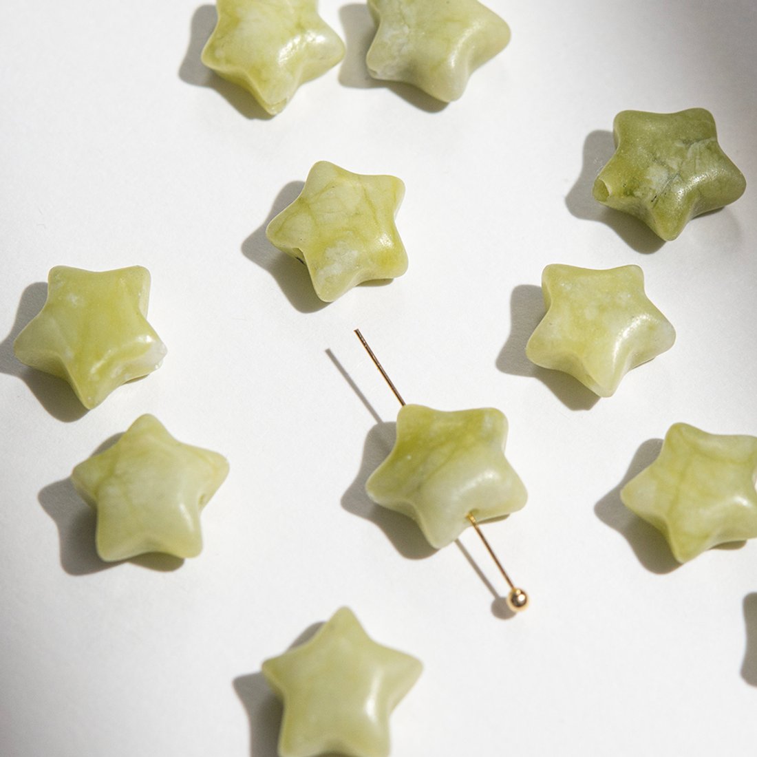 Звездочки из жадеита, 10-12мм
