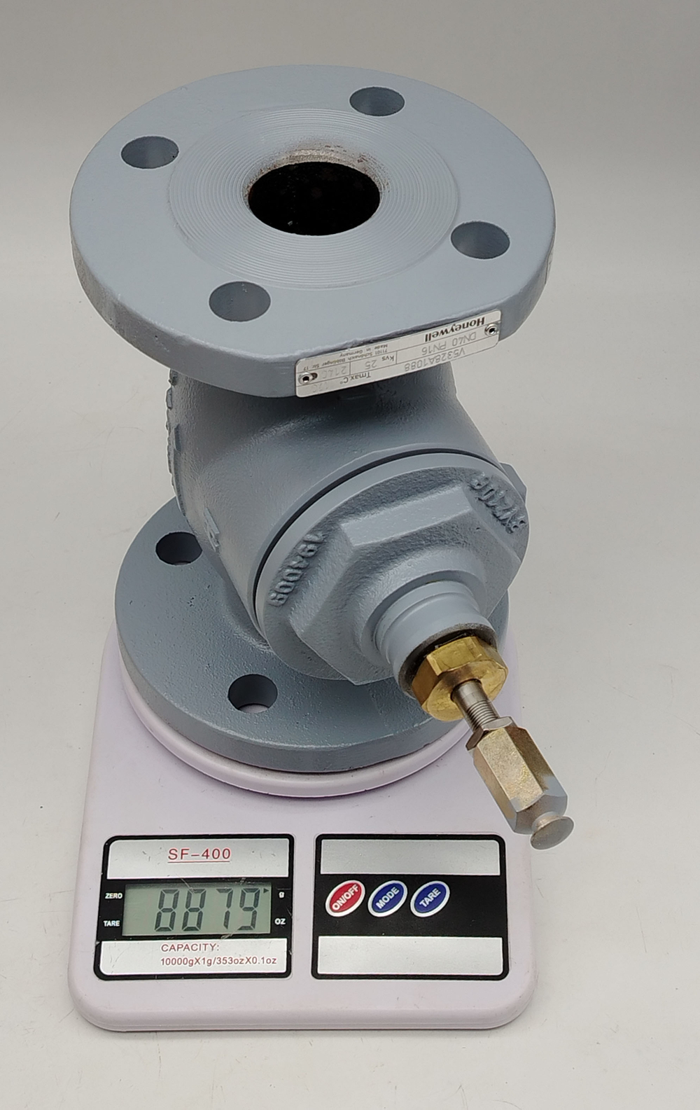 Клапан двухходовой фланцевый Honeywel V5328A1088 DN40 Kvs-25 PN16