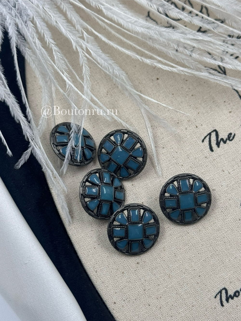 Пуговицы с квадратными деталями графитовые с синей эмалью