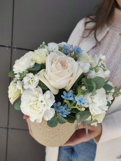 Композиция в джутовом кашпо ручной работы