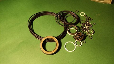 Комплект уплотнений и сальник для насоса Kawasaki K3V140