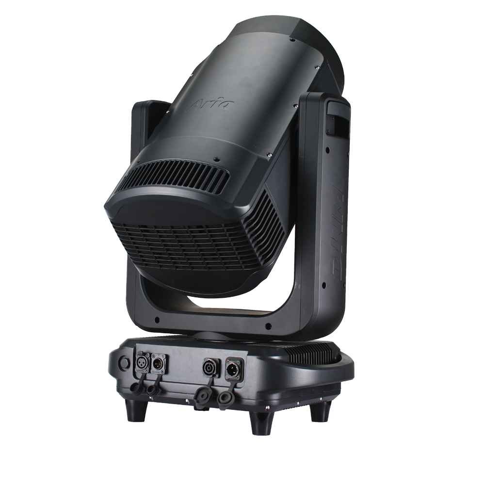 Quatro blade LE680 PROF — профильный LED-прожектор 680 Вт Moving Head с системой профилирования и зумом 4°–45°
