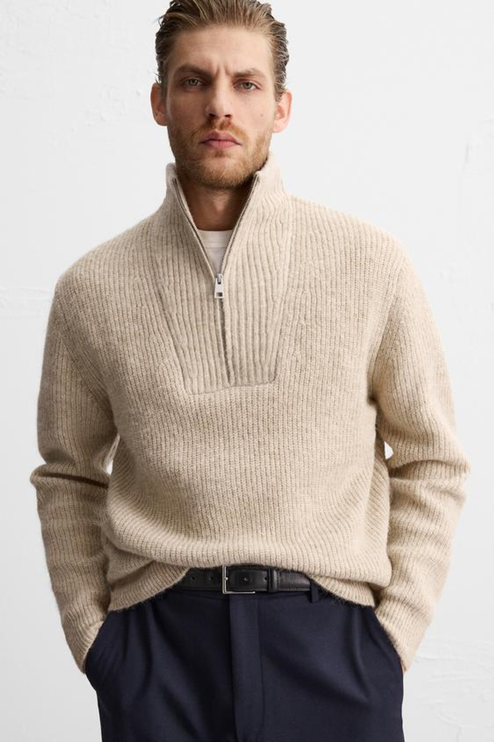 ZARA СВИТЕР ИЗ РЕЛЬЕФНОЙ ТКАНИ С ВОРОТНИКОМ НА МОЛНИИ, ЭКРЮ
