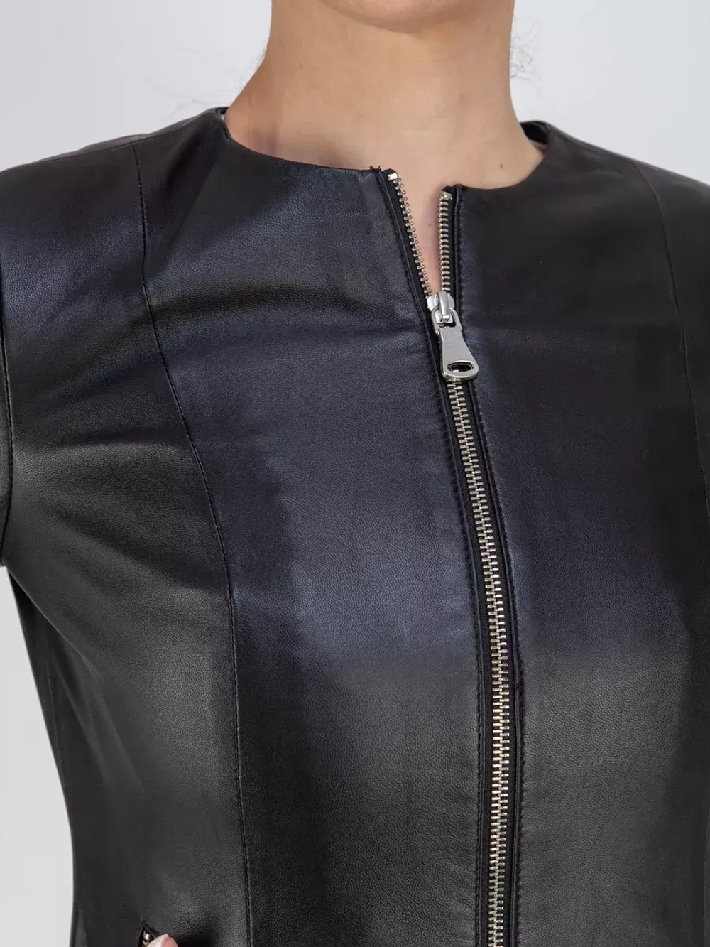 Кожаная куртка демисезонная на молнии