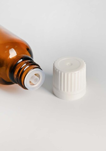 Крышка с капельницей 18/410 белая с КПВ