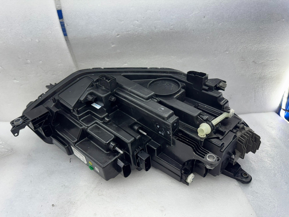 Volkswagen Lavida Plus 2022-2024 оригинальные LED фары (, высокое оснащение)