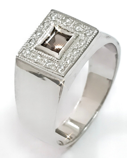 Ювелирное кольцо из серебра с раухтопазом и фианитами