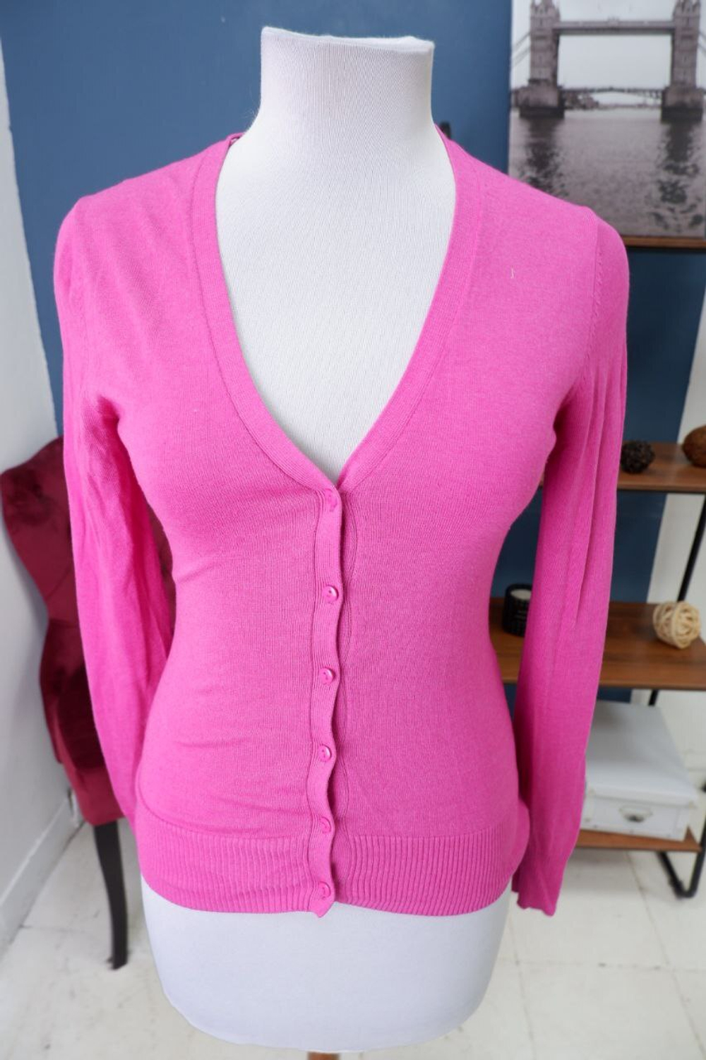 Кардиган Ostin цвета фуксии 42 размер