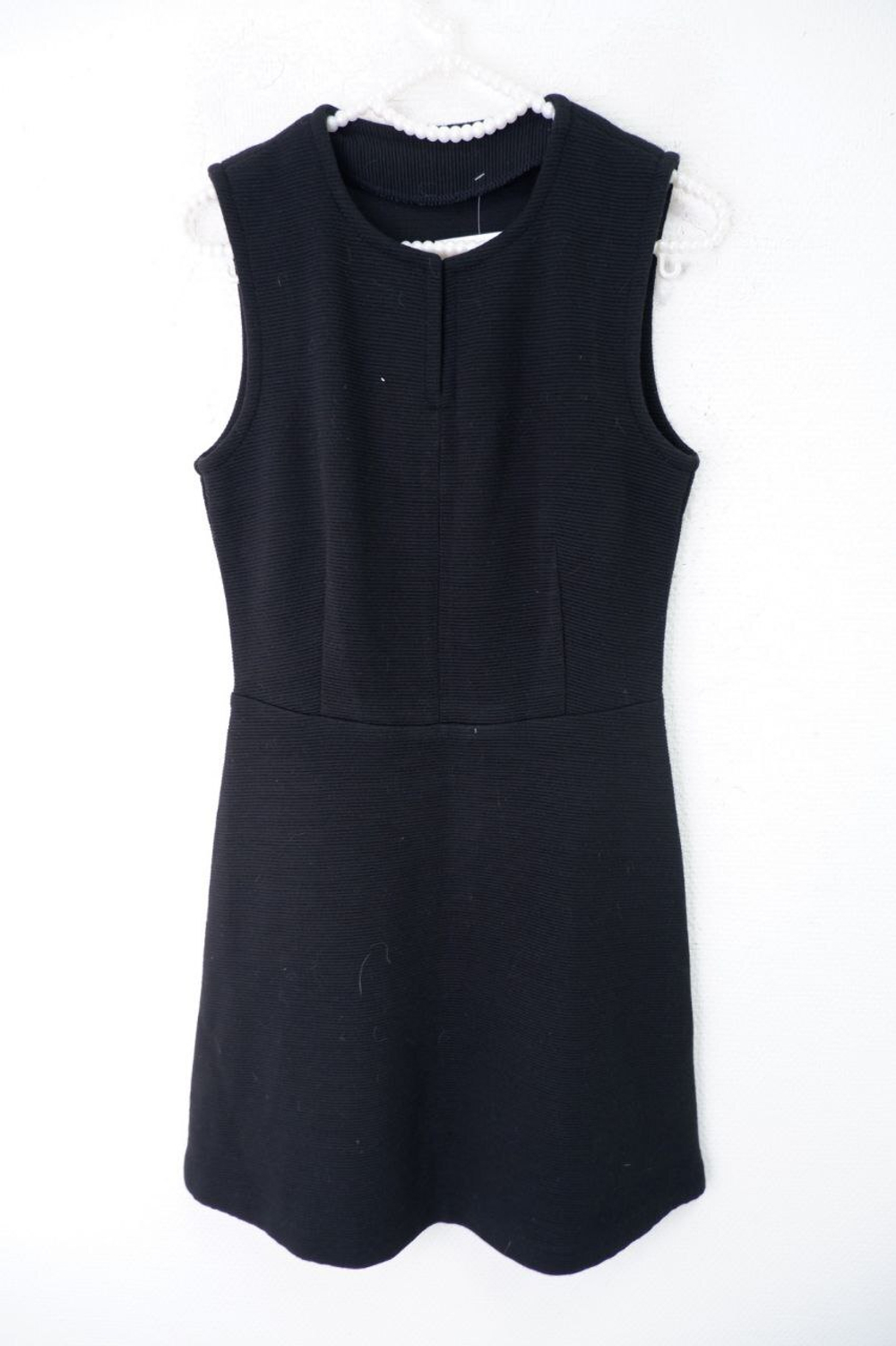 Платье лаконичное 44 размер