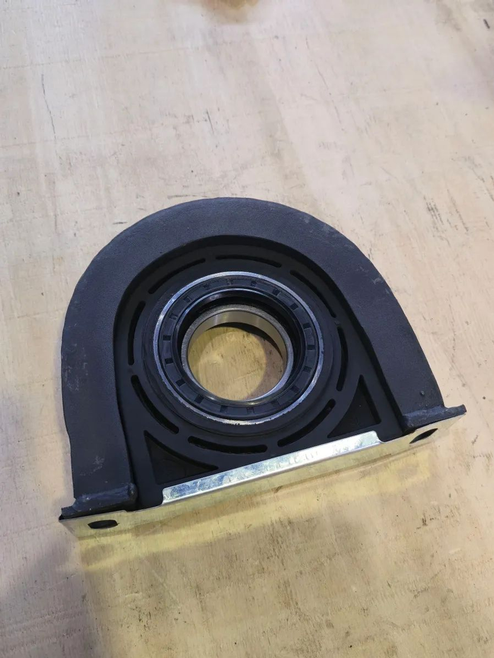 Промежуточная опора в сборе (D70,L220, 2 отв.,обойма 20мм) SH HOWO (Shaft-Gear)