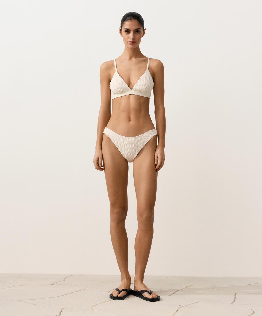 OYSHO Треугольный топ-бикини из рельефной ткани, экрю