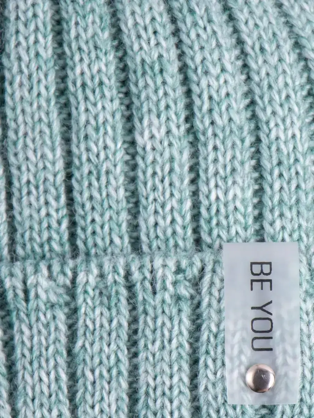 Шапка осенняя для мальчика на завязках и снуд