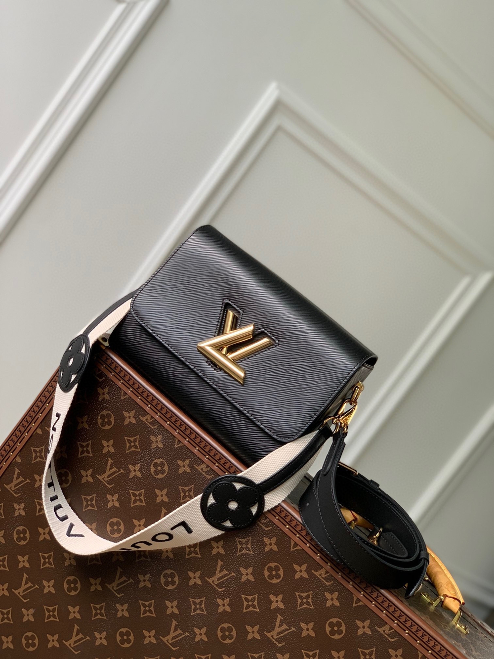 Louis Vuitton Twist MM