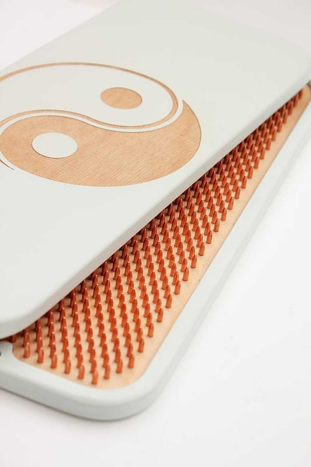 Доска садху Инь-янь медные гвозди