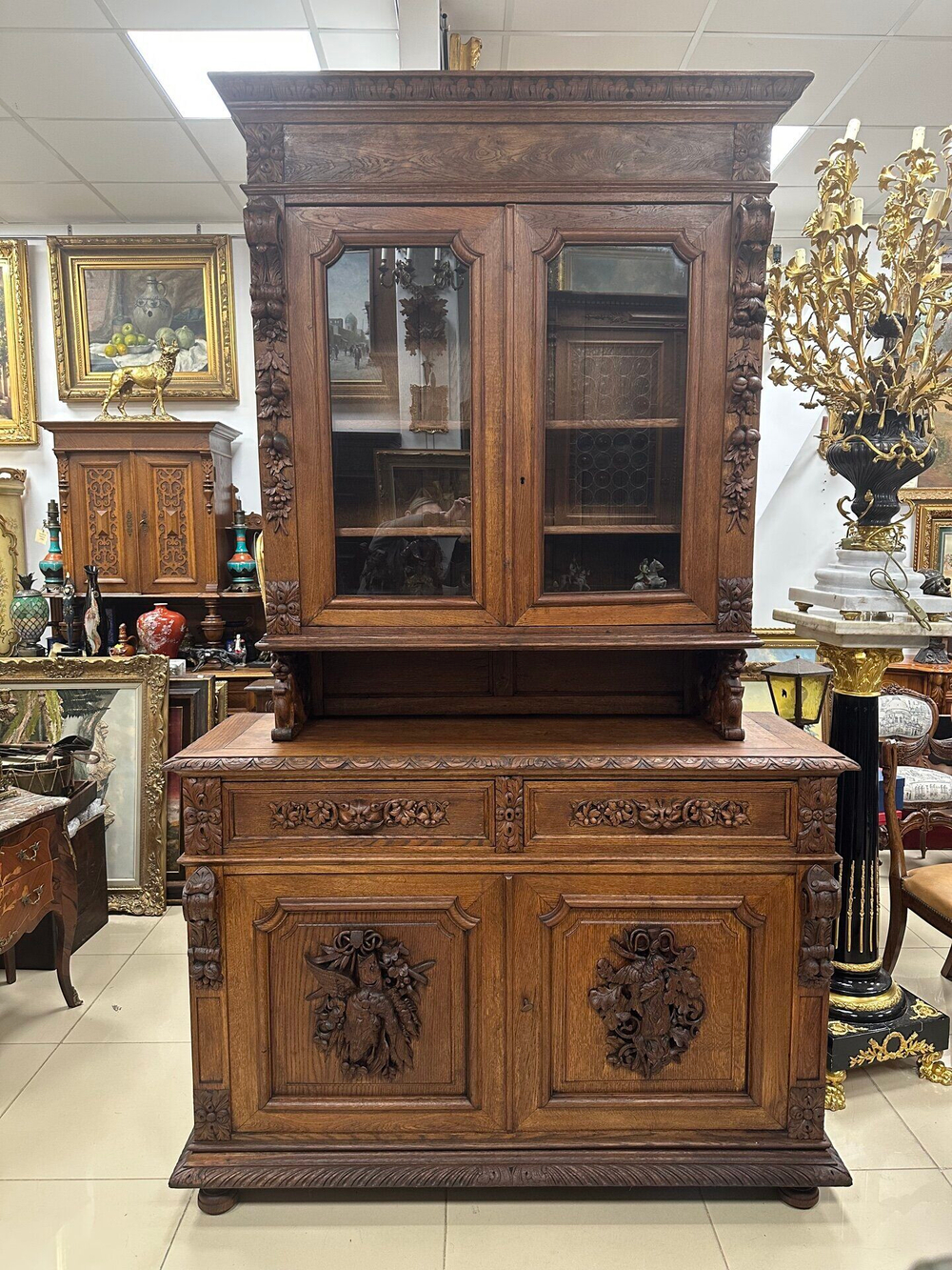 Буфет в охотничьем стиле