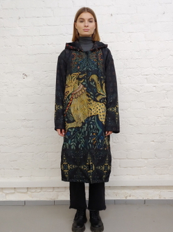 Пальто "Ручной волк", по мотивам средневекового гобелена с изображением мифического волка