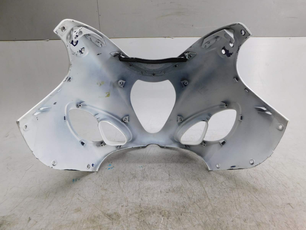 пластик передний (обтекатель) Suzuki Hayabusa GSX1300R 99-07 94411-24F0.