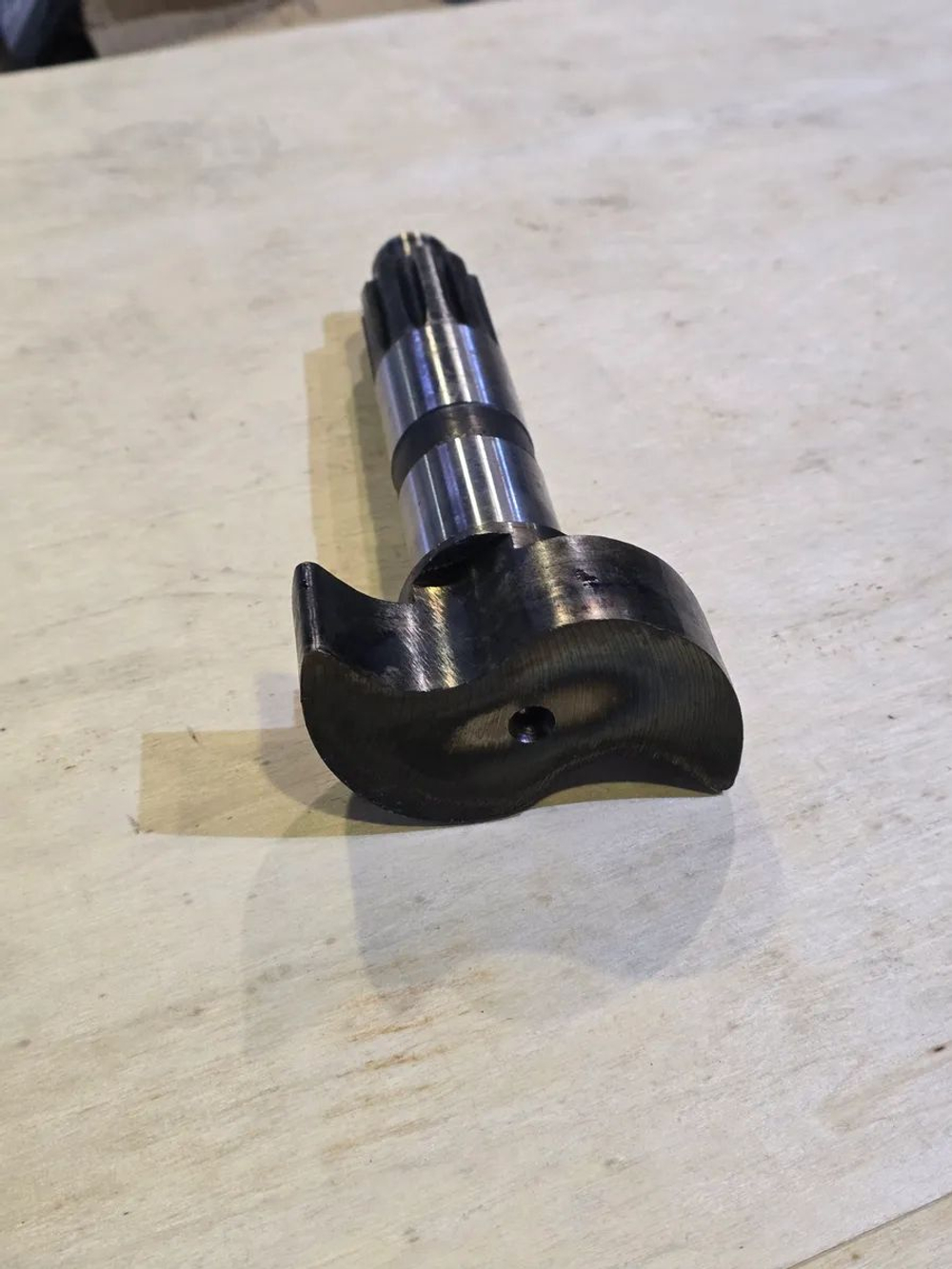 Кулак разжимной задний правый L 220мм Knorr Bremse (КММЗ)