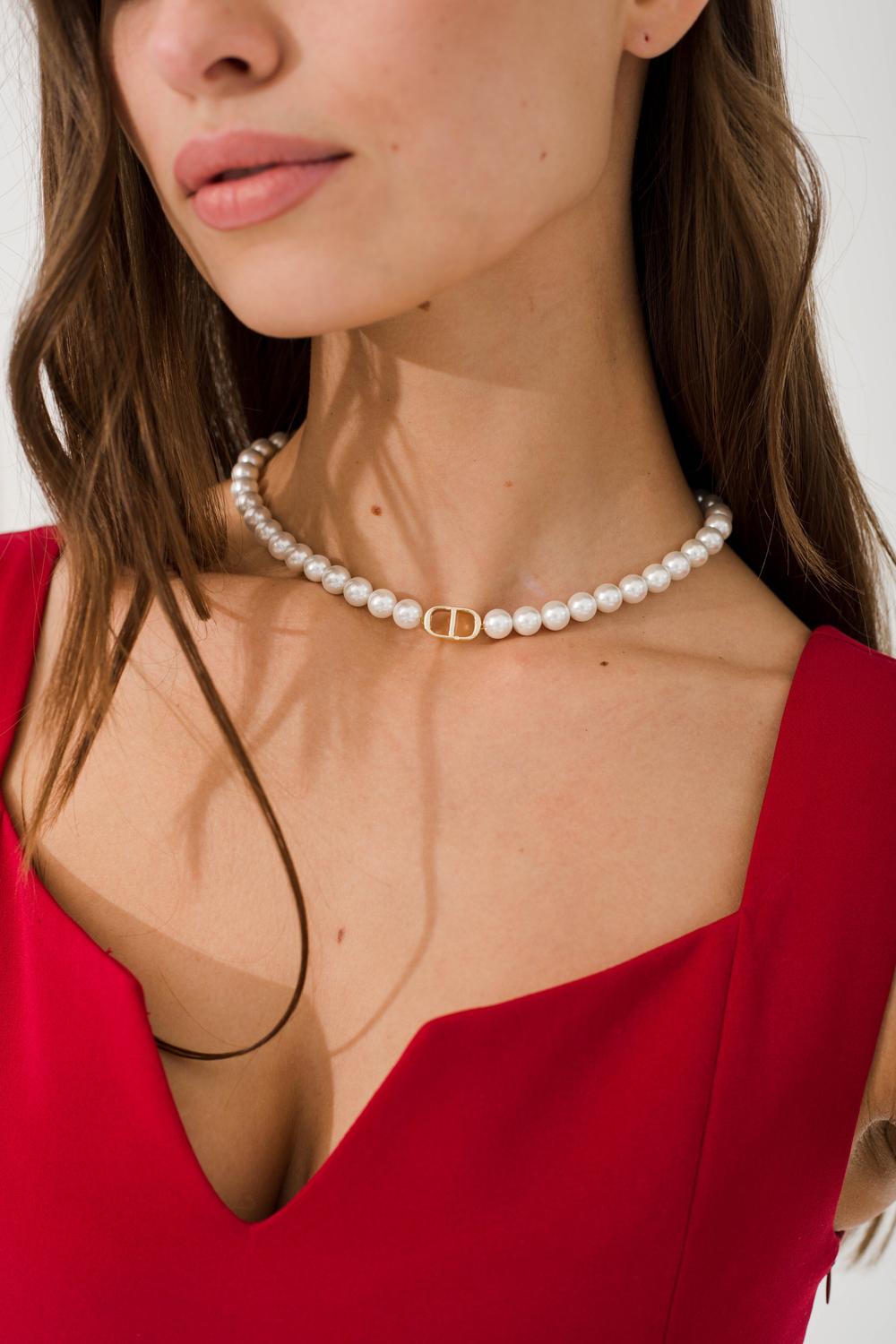 Платье футляр с разрезом