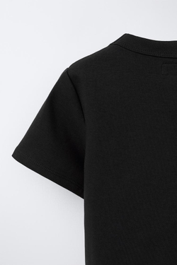ZARA ОДНОТОННАЯ ФУТБОЛКА ИЗ ТРИКОТАЖА INTERLOCK, ЧЕРНЫЙ