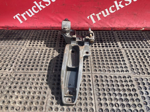 Кронштейн пневморессоры левый 2017 г.