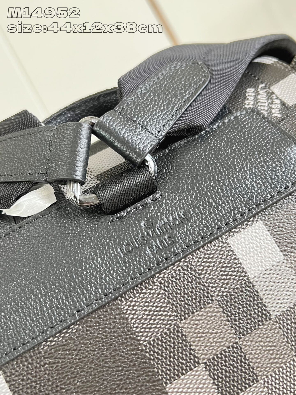 Louis Vuitton Christopher MM