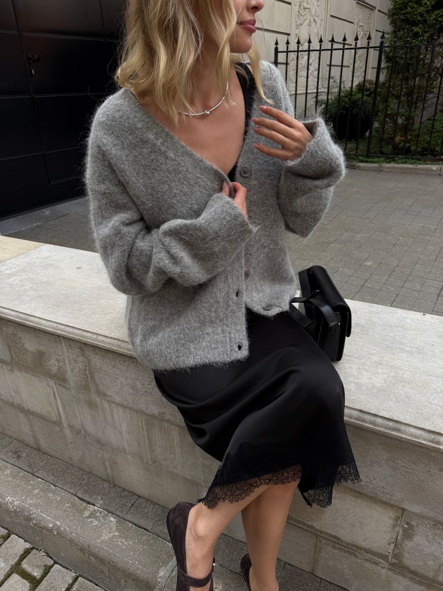 Юбка из шелка с кружевом миди черная