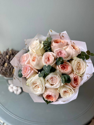 41. Пастельный микс ароматных роз с эвкалиптом