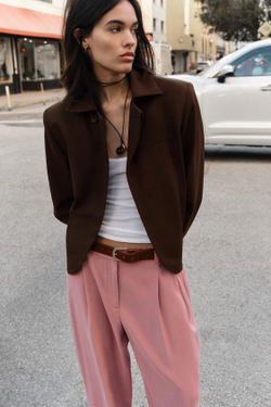 ZARA БРЮКИ С ЗАЩИПАМИ И РЕМНЕМ, РОЗОВЫЙ