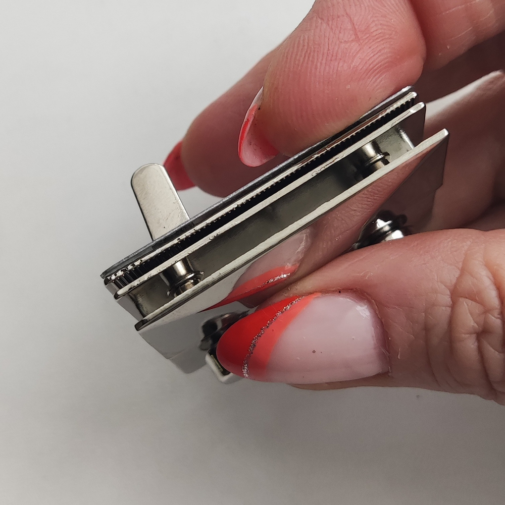 Замок задвижка на винтах Фурла Серебро