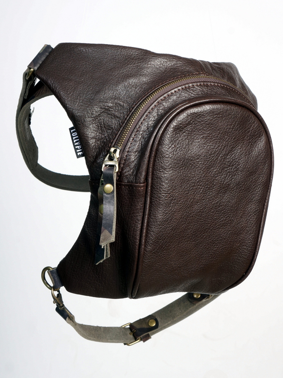 Сумка на бедро кожаная коричневая