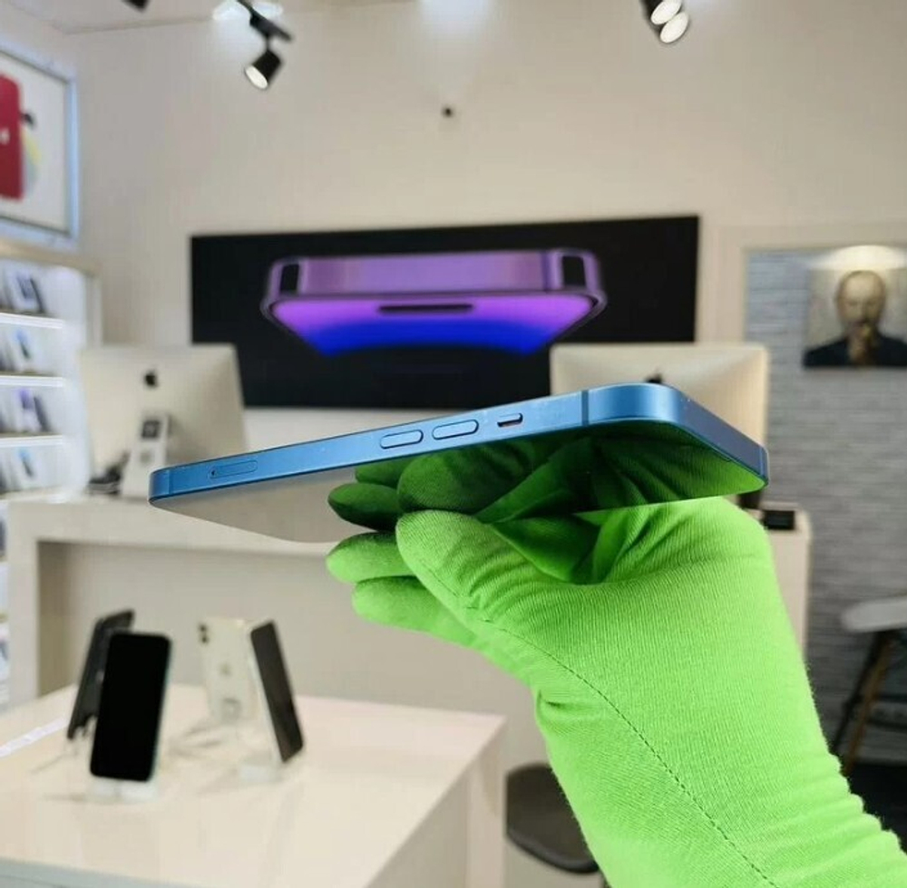 iPhone 13, 256 ГБ б/у
