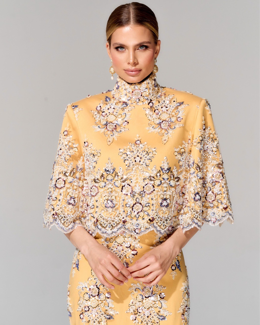 Юбка-карандаш с вышивкой ручной работы