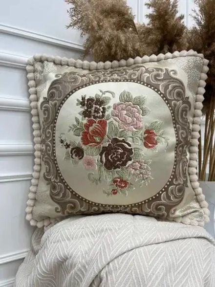 Декоративная наволочка 50х50 для подушки с декором