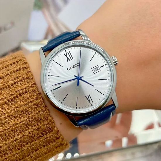 Парные часы Casio Standard: MTP-V002L-2B3 и LTP-V002L-2B3