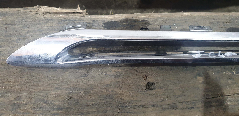 Молдинг решетки радиатора Mercedes GLE (C292) 15-19 Б/У Оригинал A2928880185